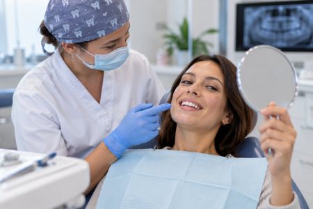 Меняют ли цвет циркониевые коронки со временем