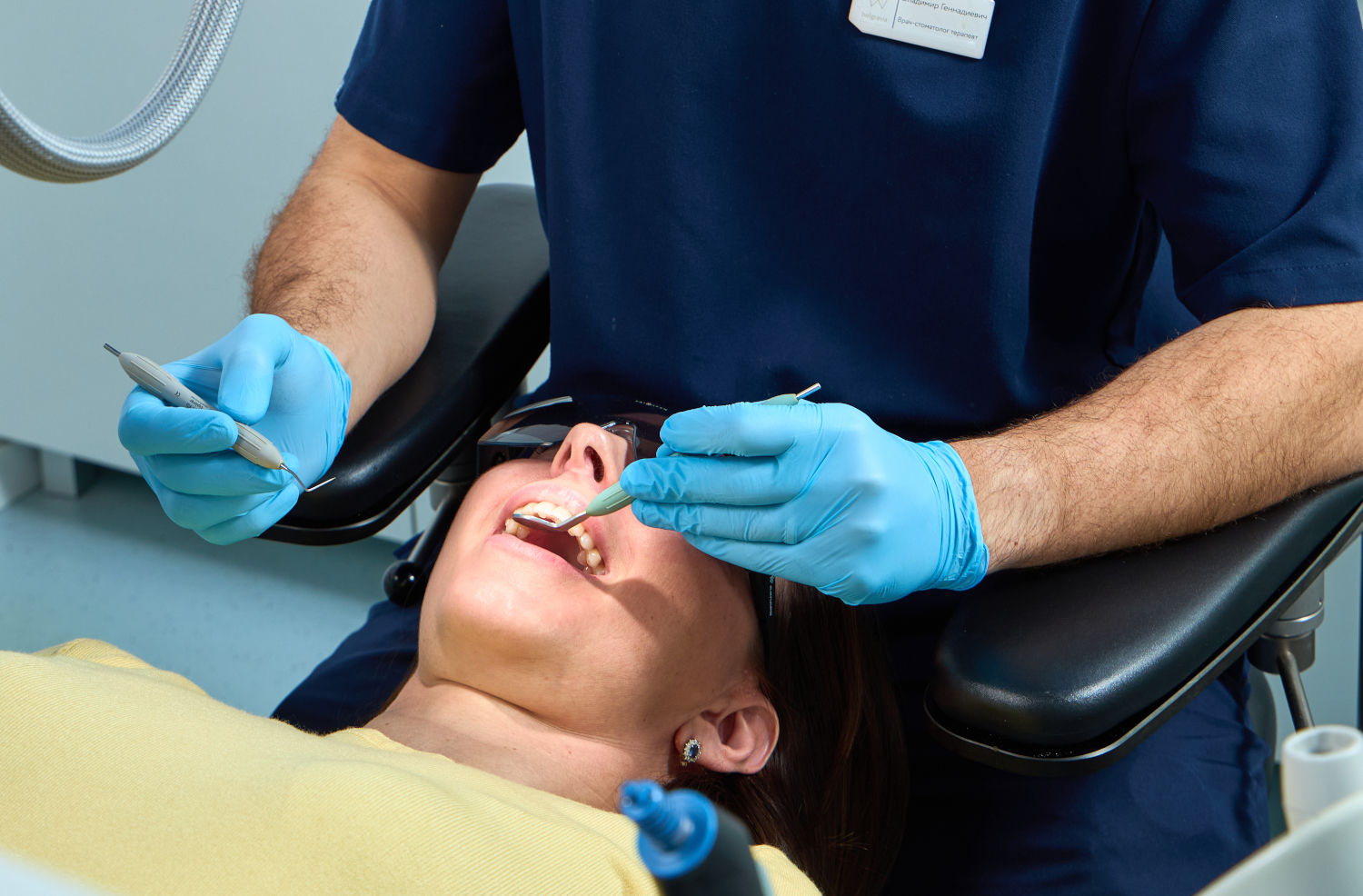 Белое в лунке после удаления зуба: норма или осложнение