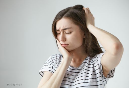 Может ли сместиться зубной имплант