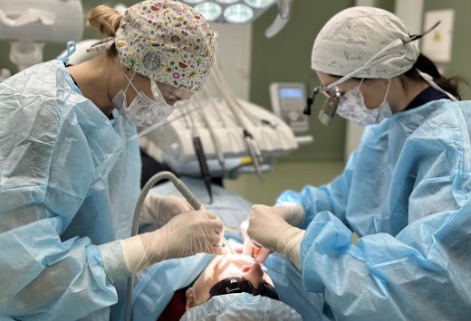 Можно ли курить после имплантации зуба